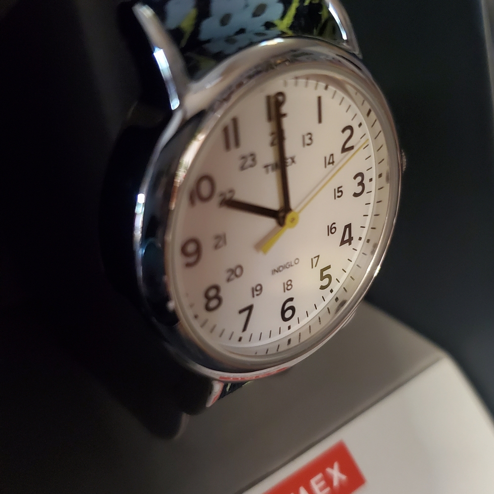Timex® Weekender Fabric Strap Watch -Floral- T2P370JT, NEW IN BOX!! - Picture 9 of 10